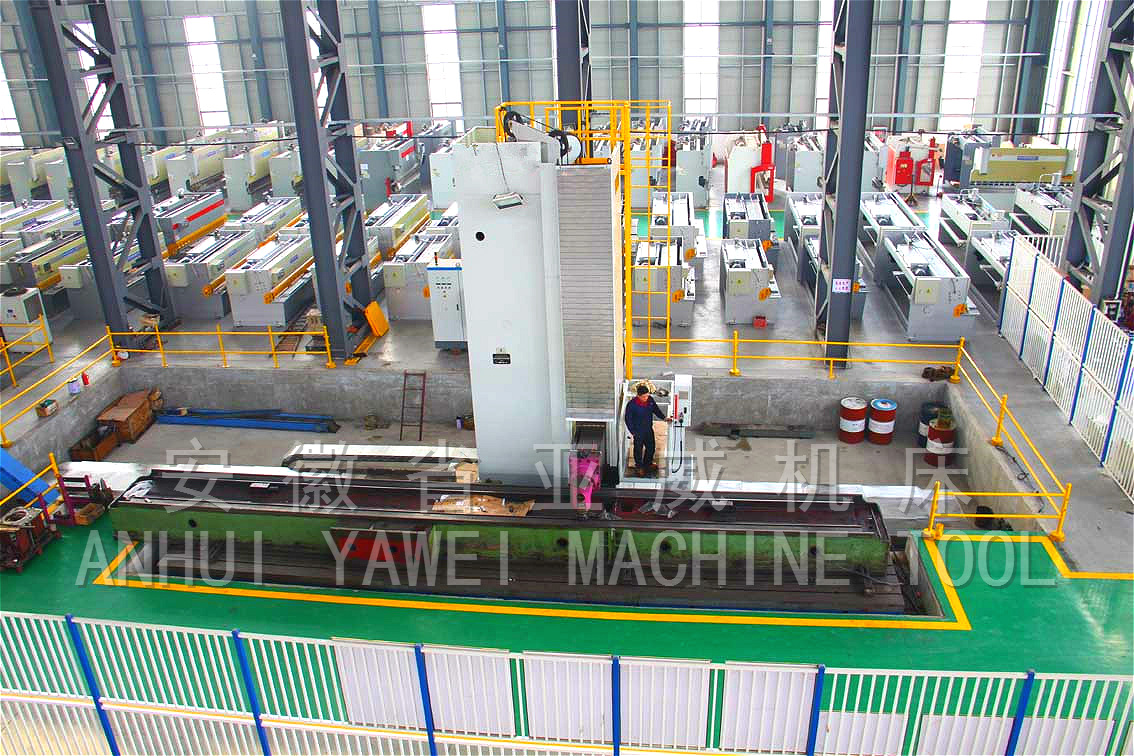 Large floor boring and milling machine processing