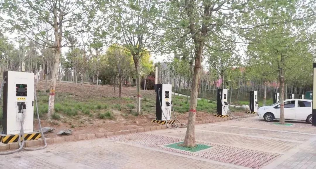 Senyuan new energy charging piles help the reform and update of cruise taxis in the central urban area of Xuchang