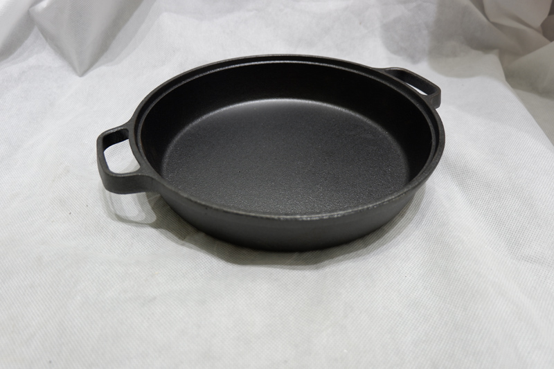 pre-seasoned cast iron fry pan