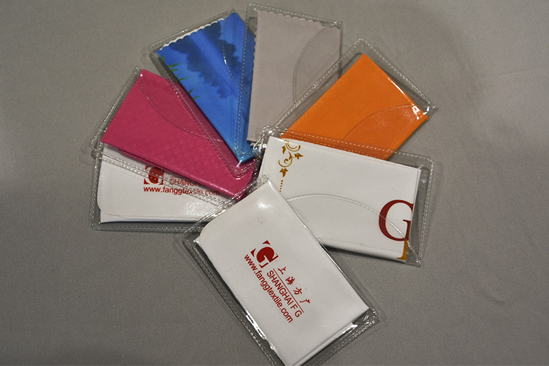 Individually Wrapped Spectacle Cloth