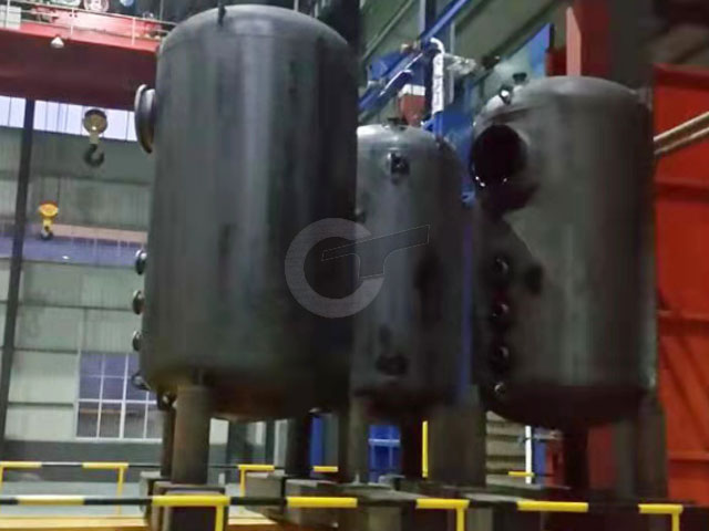 Enhance Industrial Processes with Customized Glass Lined Vertical Storage Tanks