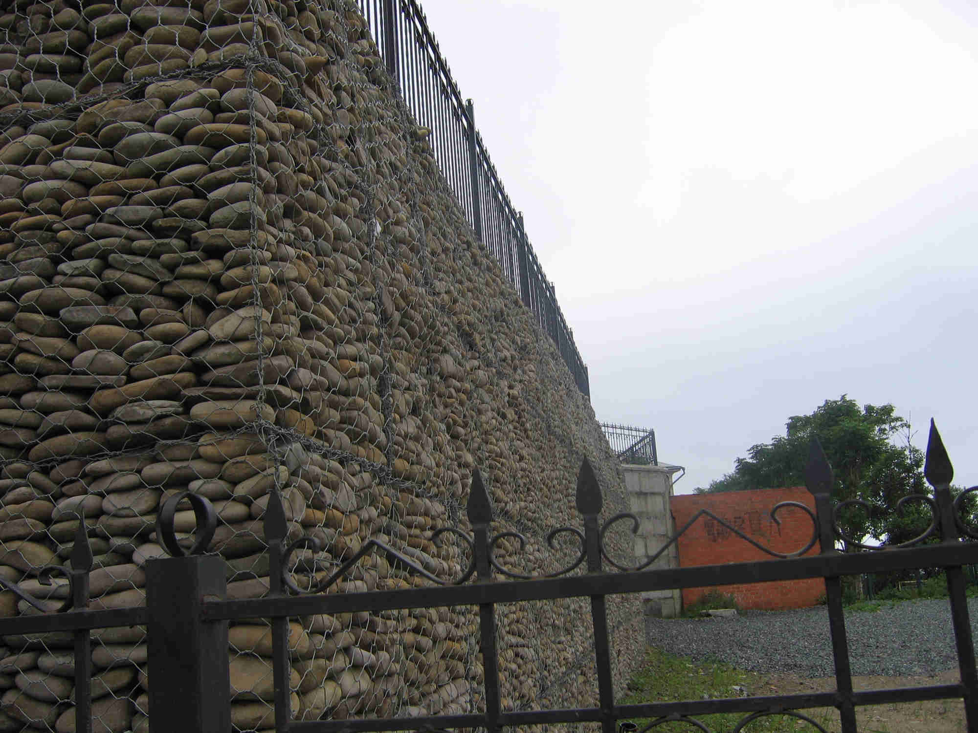 格宾石笼挡墙