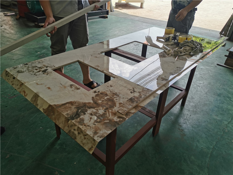 陶瓷大板的深加工设备，如3米2的岩板双刀桥切机，
