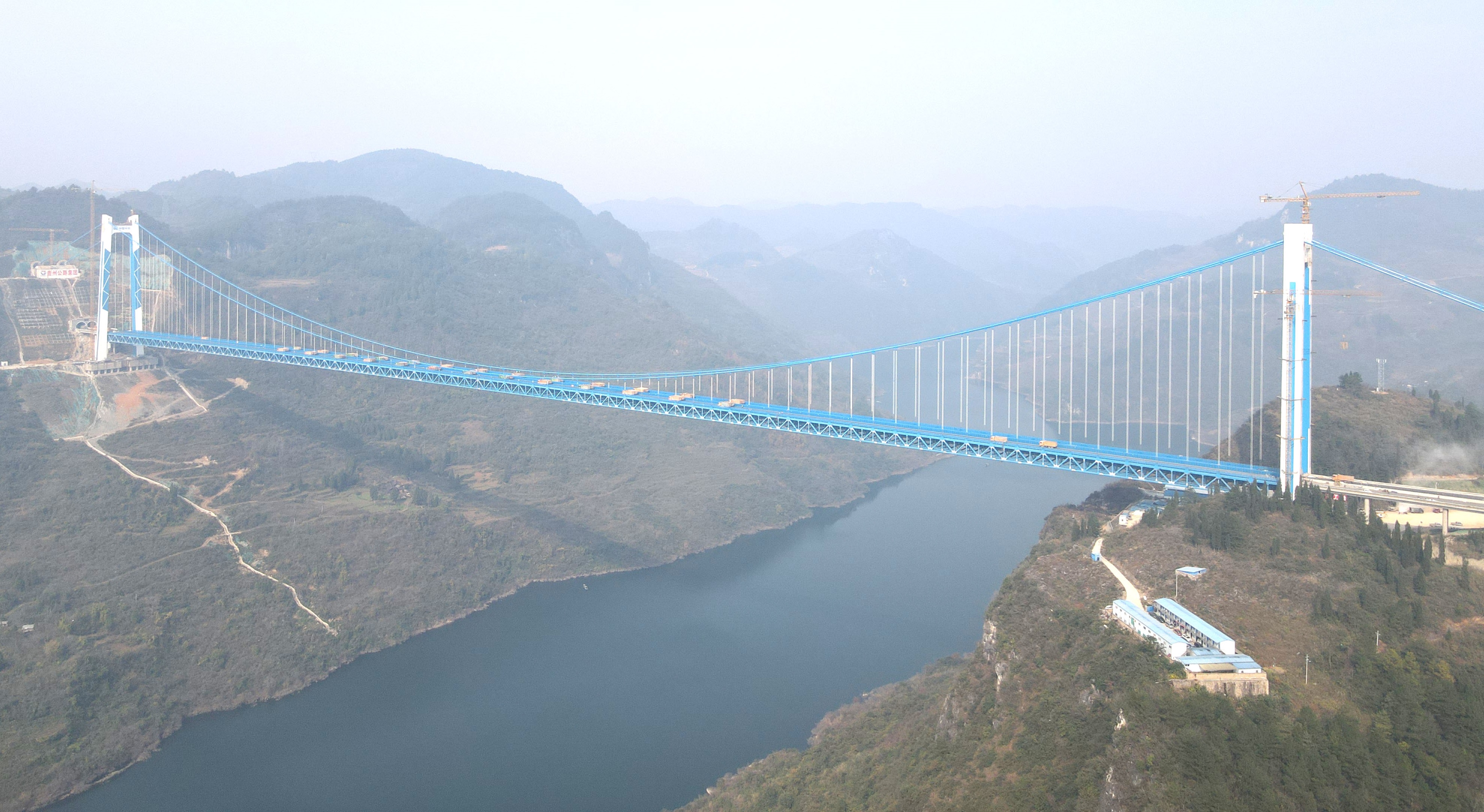 公司顺利完成又一座世界级桥梁——贵州瓮开高速开州湖特大桥荷载试验