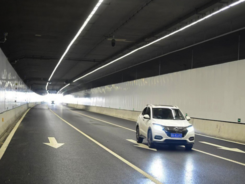 済南黄河大道トンネル照明プロジェクト  フラットパネル式トンネルライト 20000pcs