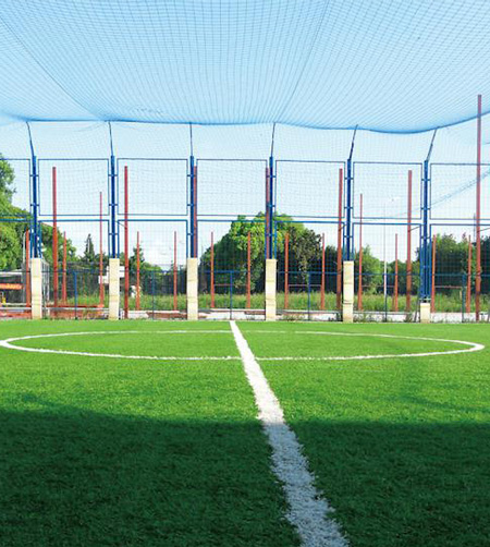 籠式足球場 （框架式鋼板沖壓圍網）