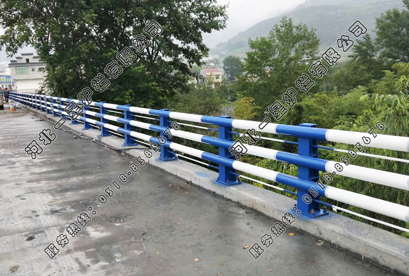 桥梁护栏施工时注意问题