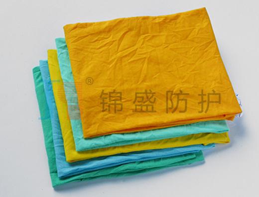 Light colored cleaning cloth