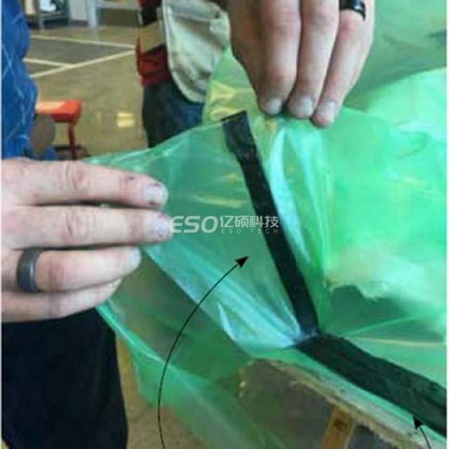 Vacuum bagging sealing tape