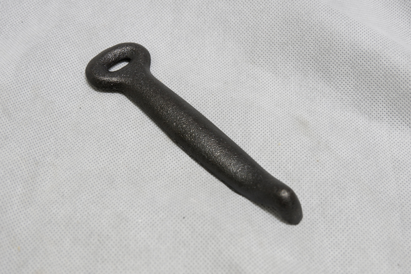 pre-seasoned cast iron handle