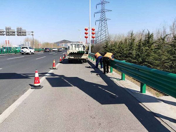 青银高速公路交安设施改造提升和局部路段路面维修工程