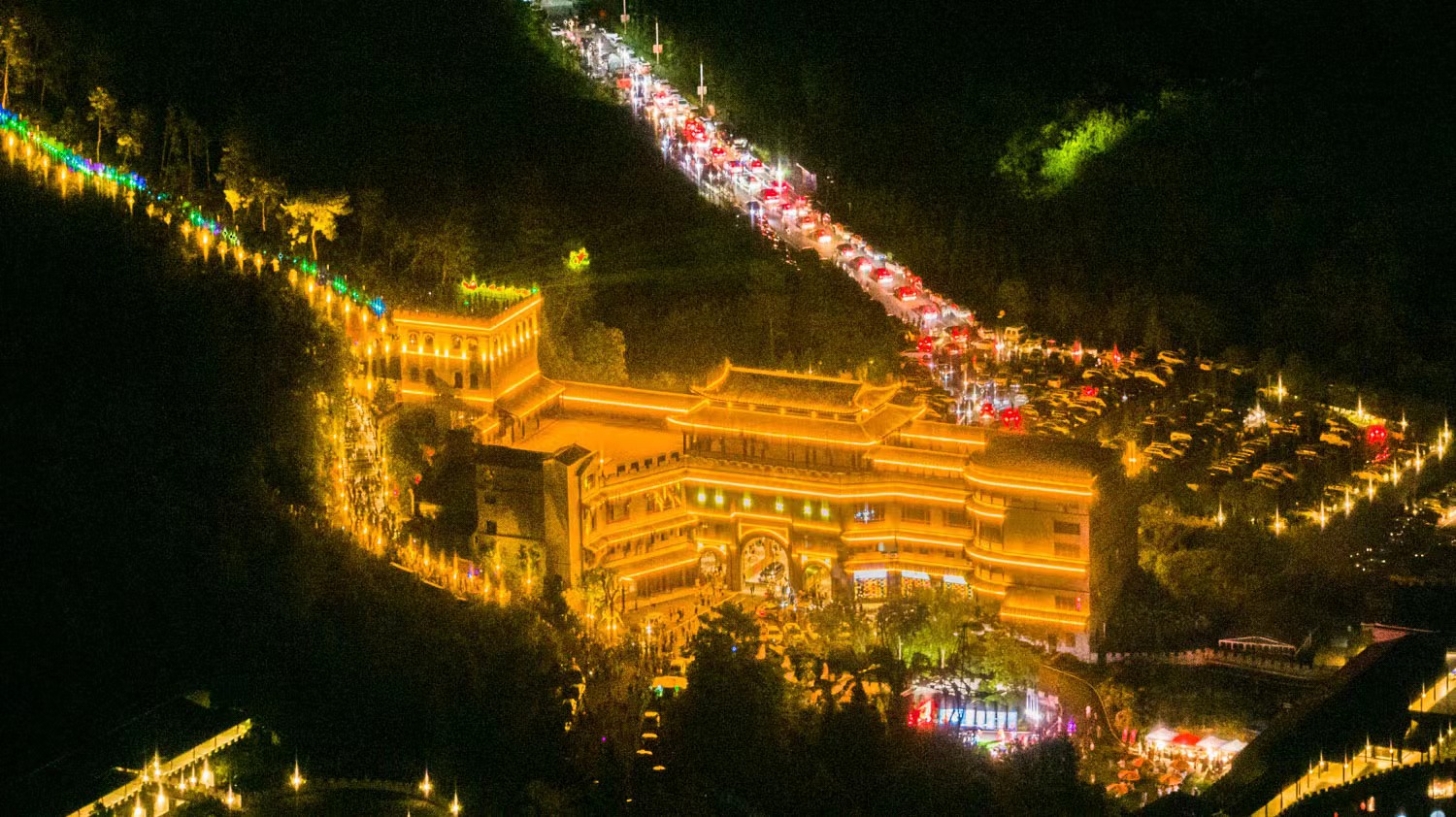2022南昌怪石岭首个流光魅影艺术夜游节，7月8日盛景开园！