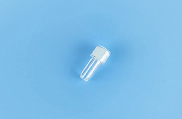 Small polycarbonate plug