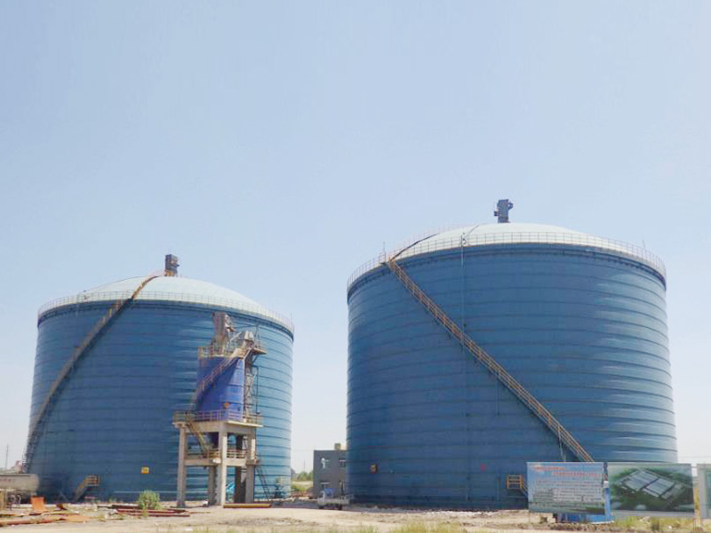 Two 50,000-cbm fly ash steel silos of Anshan Iron & Steel Group