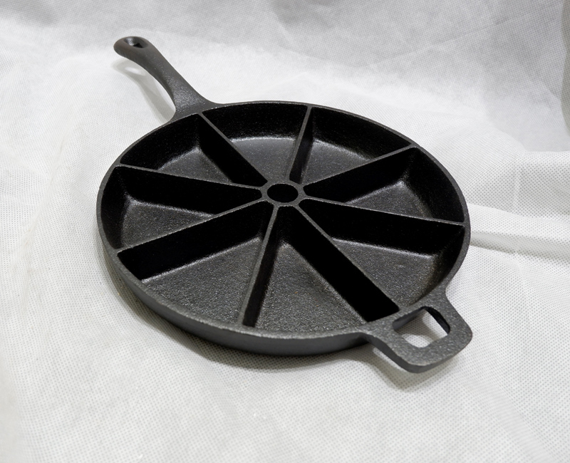 pre-seasoned cast iron cornbread pan