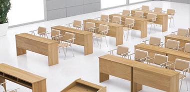 從學生課桌椅的變化看教學設備的發展歷程