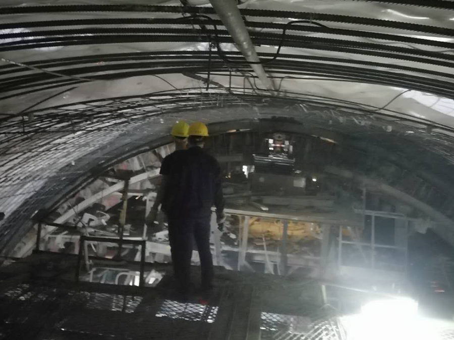隧道二次襯砌拱部防脫空縱向退管式帶模注漿機工程圖
