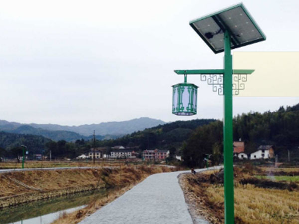 新农村安装太阳能路和市电路灯那种好?