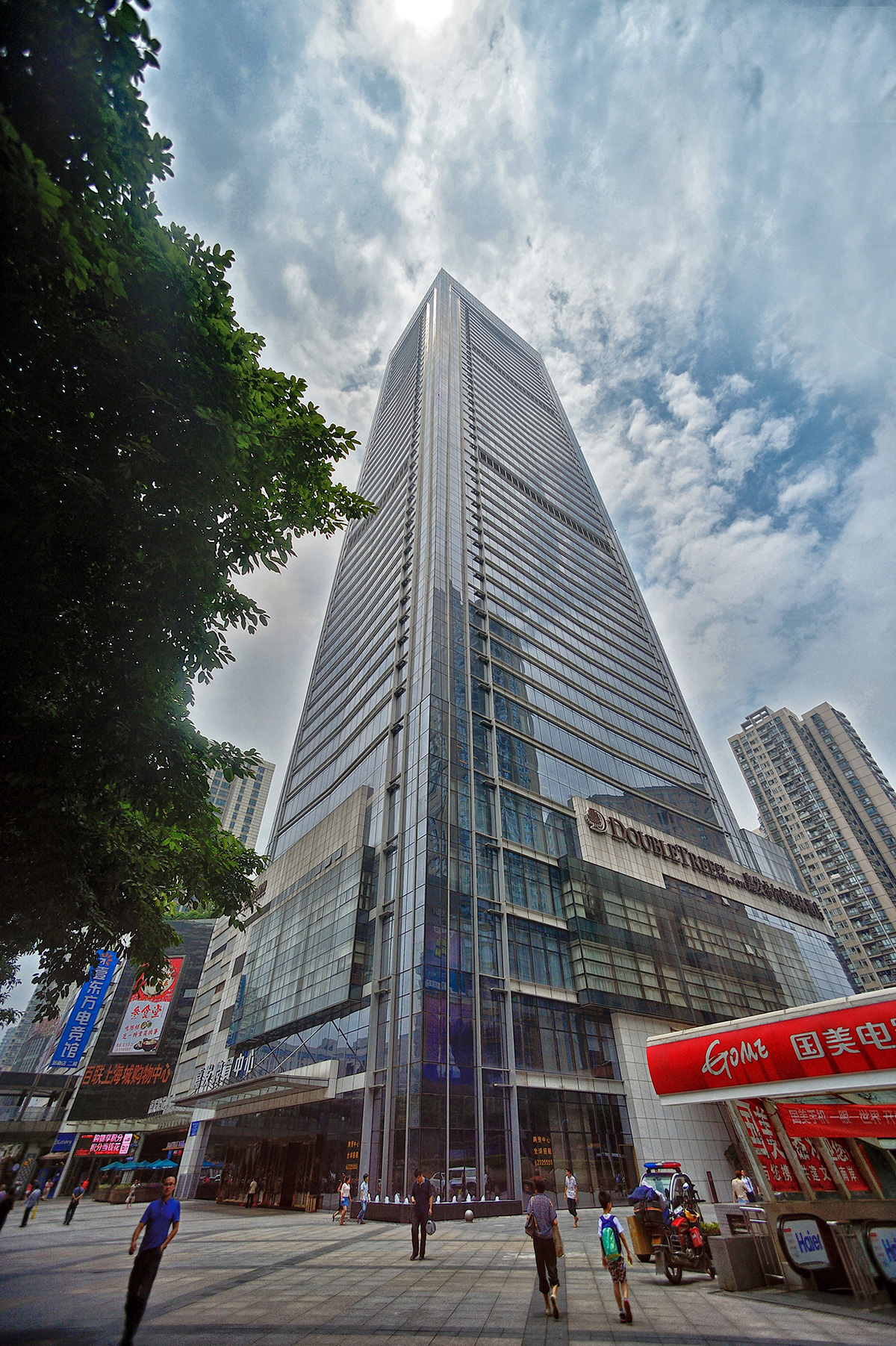 重庆上海城二期C区3号楼（嘉德中心）空调安装工程