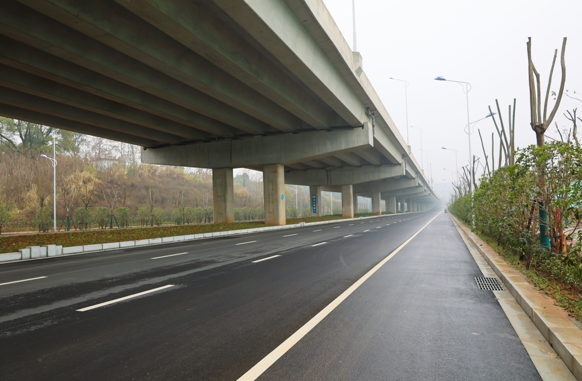新建快速路系统工程（一期）与九园路改造工程 共线段地面道路施工项目