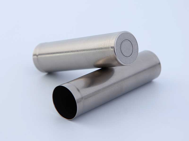 Steel case for cylindrical battery 