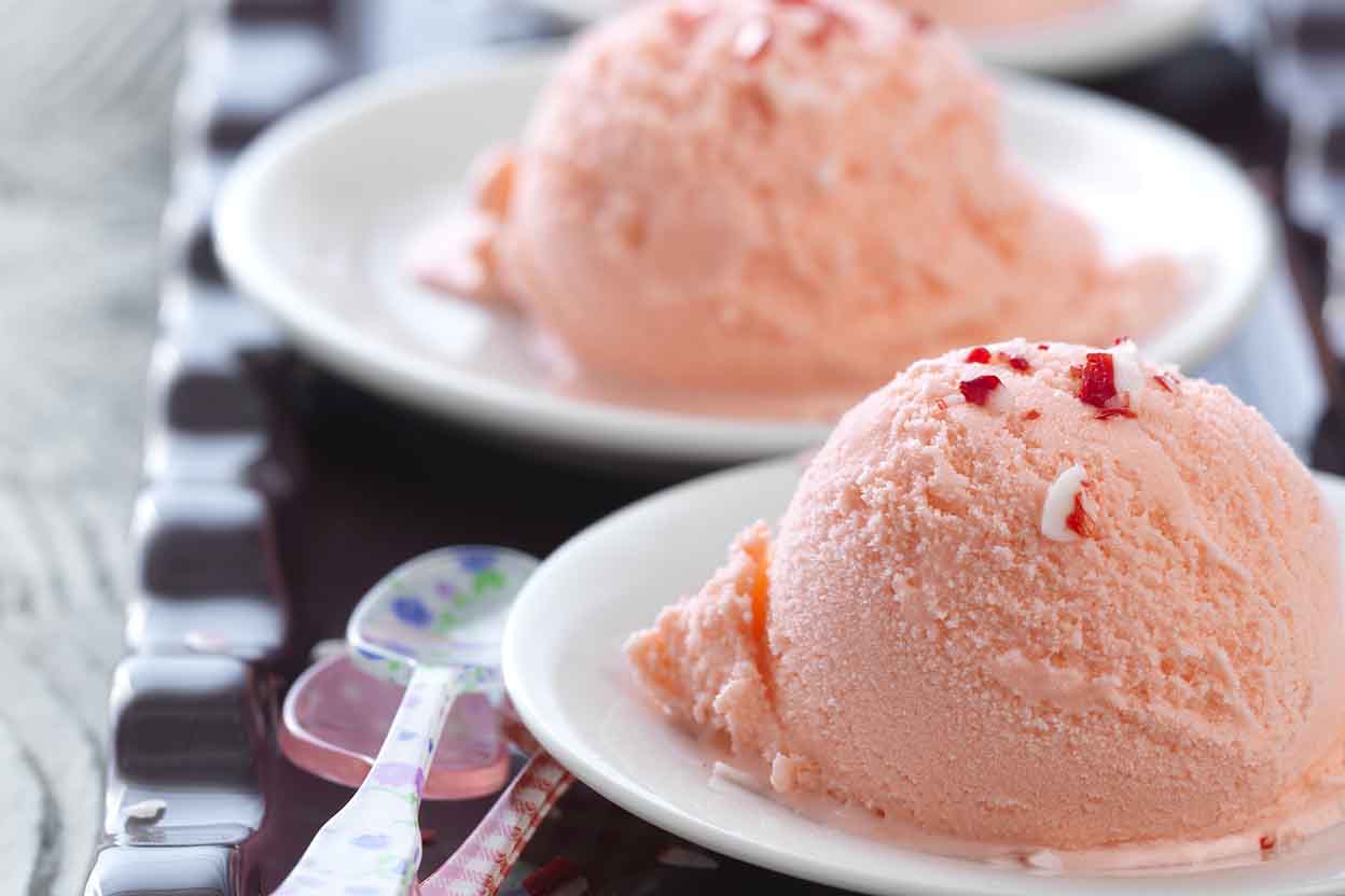 桃紅色薄荷棍子冰淇凌
