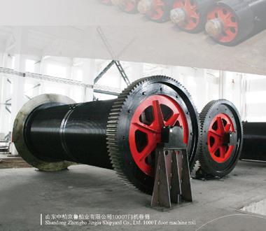 Shandong Zhongbo Jinglu Shipyard Co.,Ltd.1000T door machine roll