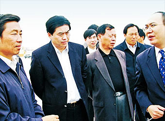 Avril 2008 - Li Yuanchao, membre du Bureau politique du Comité central et secrétaire du Secrétariat du Comité central, ministre du Département de l'organisation centrale, a visité notre entreprise.