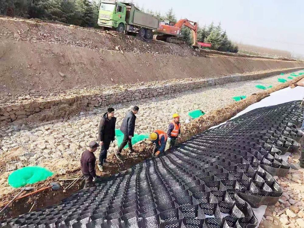 Uning Geocell Used For Reservoir Slope and Liner Protection