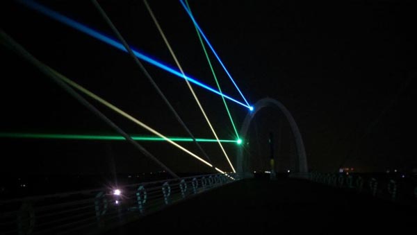 南京青奥会步行桥激光项目