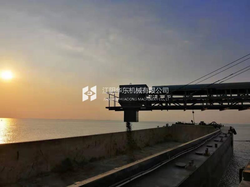   Shenzhen airport wharf loading belt conveyor