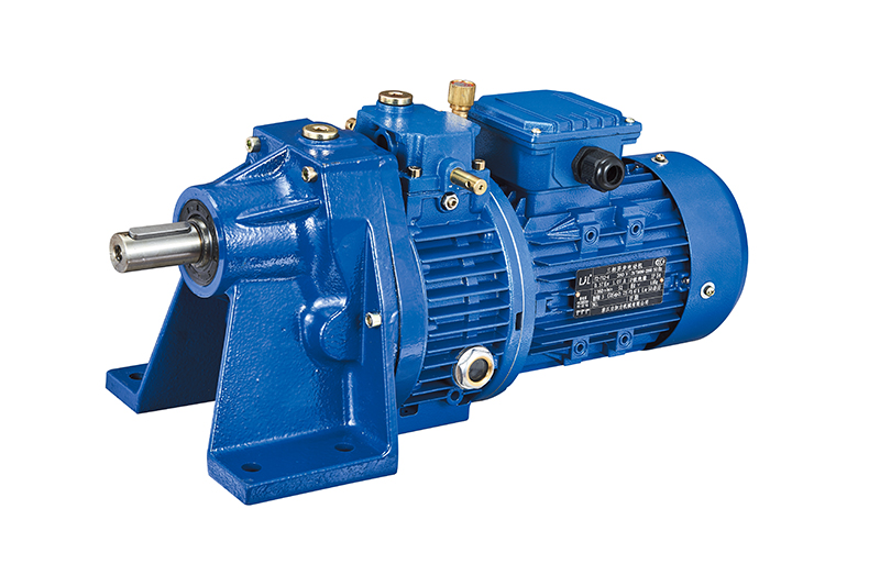 Combination of planet cone-disk stepless speed variator and gear speed reducer