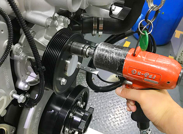 杜派油压脉冲工具在发动机装配中的应用