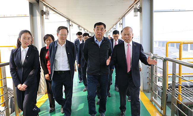 2018年4月2日，第十二届全国政协副主席马培华莅临衢州华友考察指导。