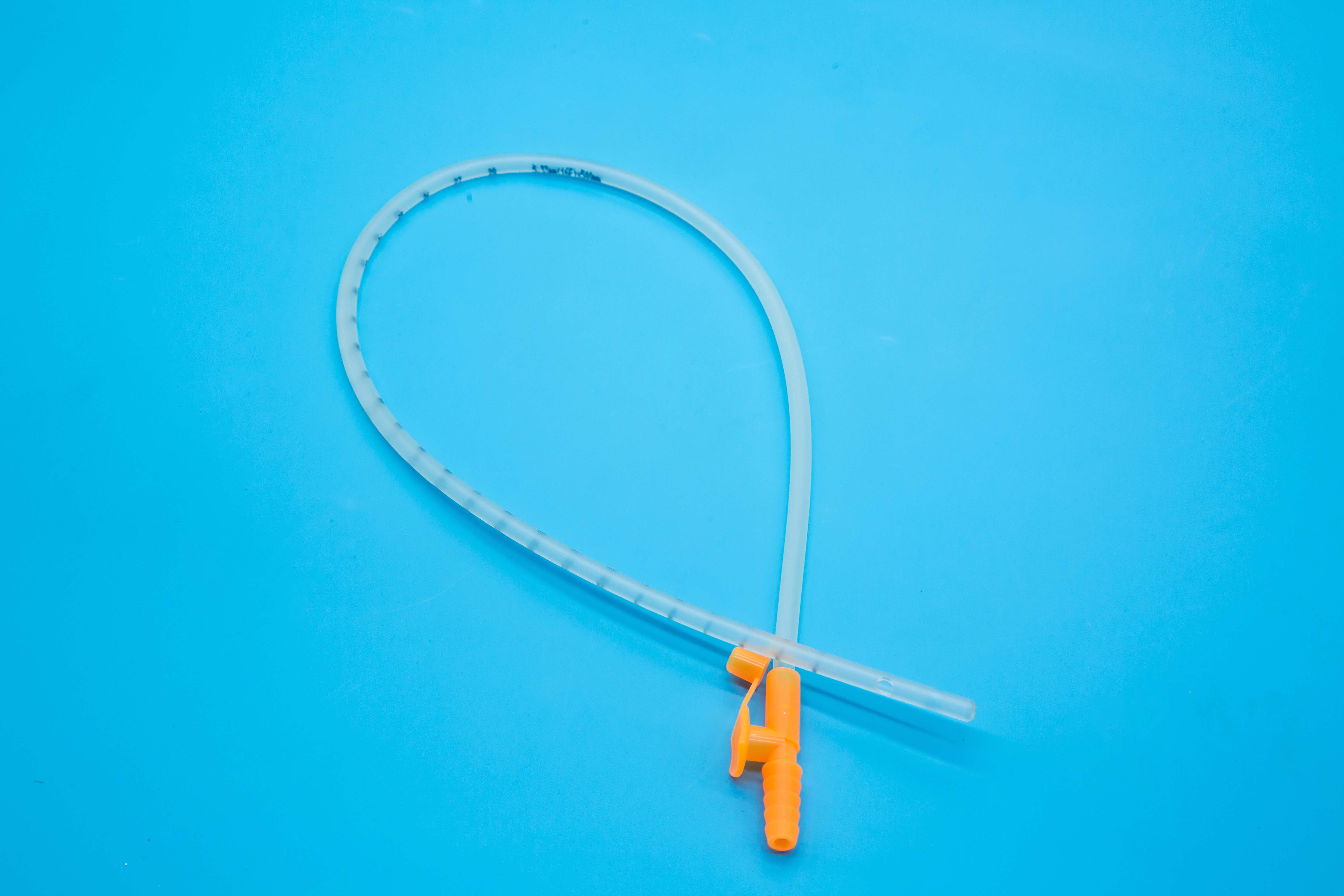 Suction catheter for respiratory tract