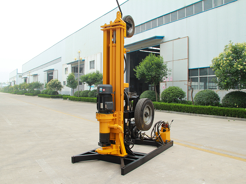 QZ200 pneumatic water well drilling rig
