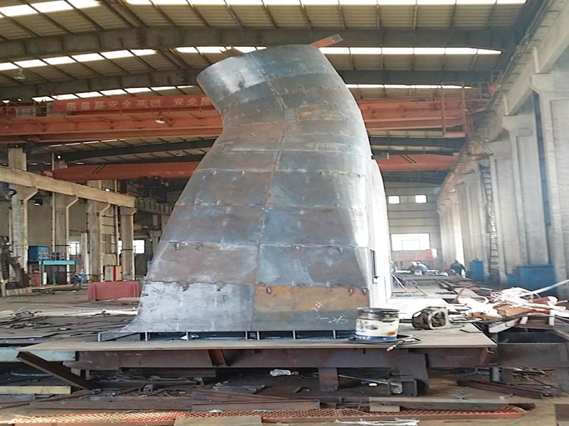 Manufacture of special-shaped formwork for water inlet and outlet of flow channel for river regulation in Shanghai