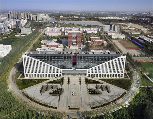 中国人民解放军信息工程大学