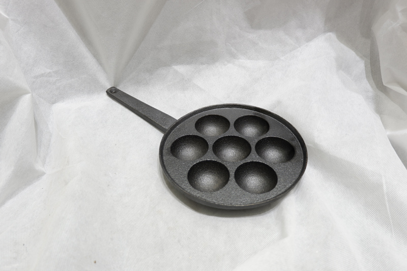 pre-seasoned cast iron pancake ball maker