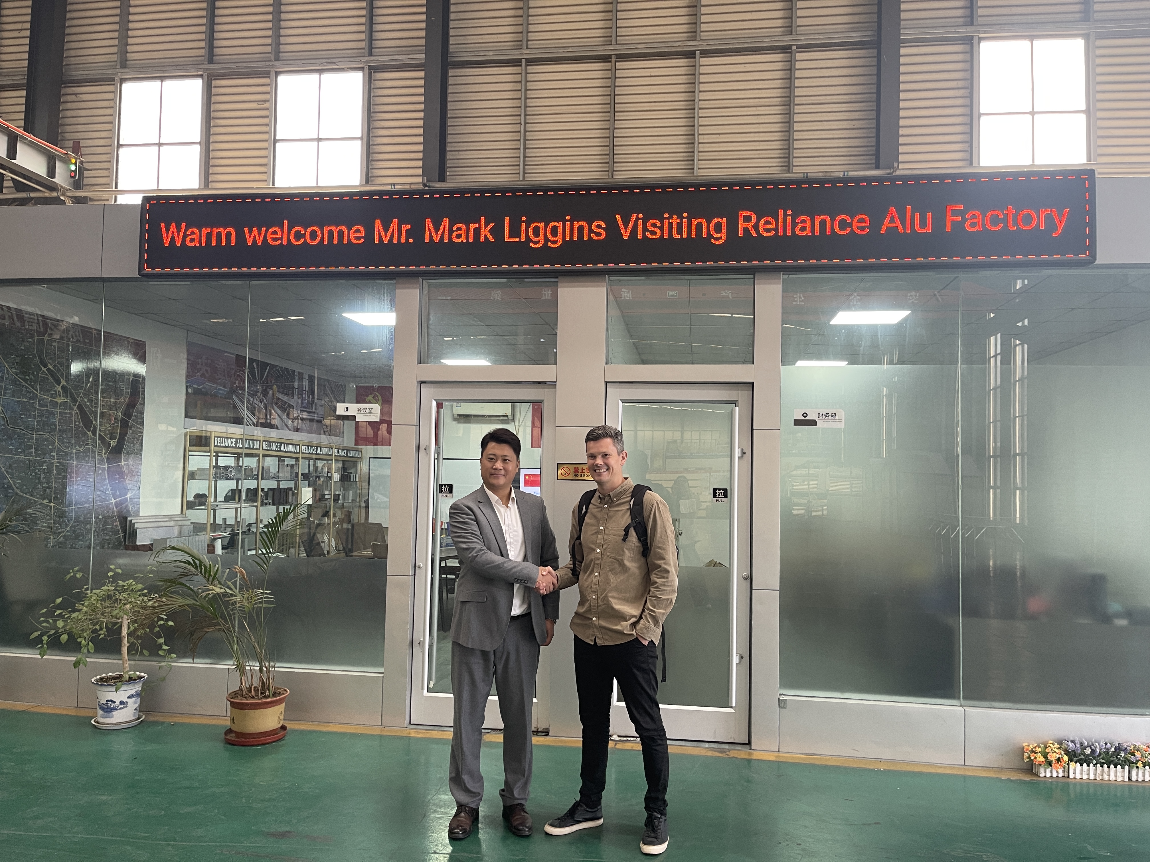 Warmly Welcome New Zealand Customers to Visit Reliance Alu Factory