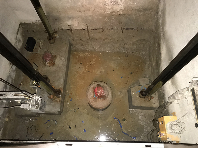 小区里电梯井补漏有什么办法补救呢？