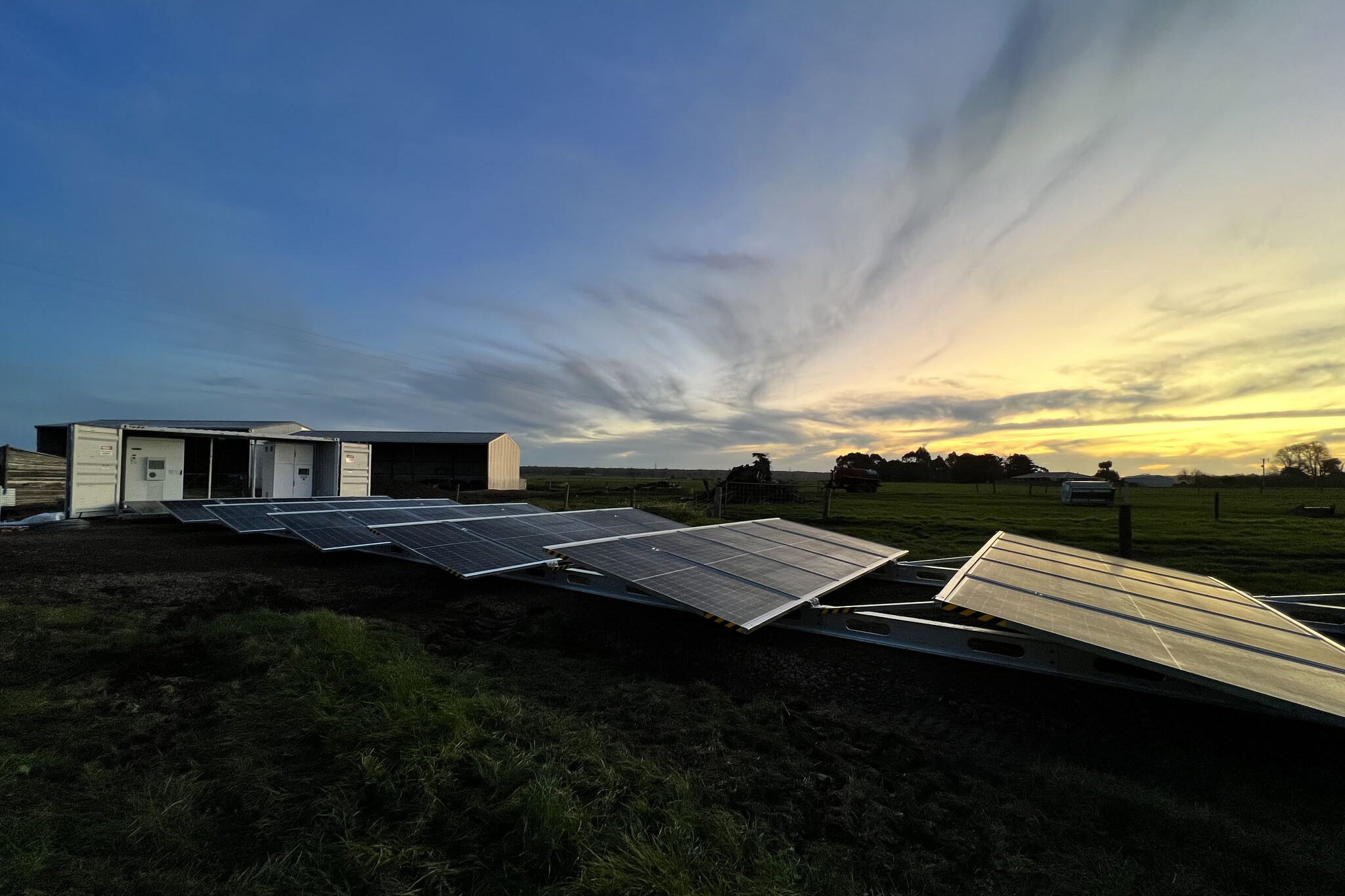 Empowering Farms Through Resilient Renewable Energy Solutions: PHNXX & Vilion‘s Success Amidst Melbourne's Major Power Outage