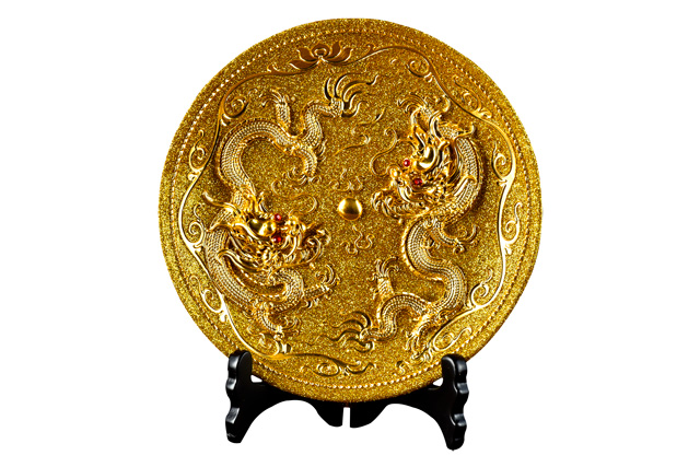 Dragons’ couple placer gold plate