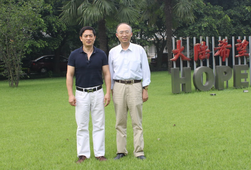 A photo with Pan Wu, the executive vice president of Peking University