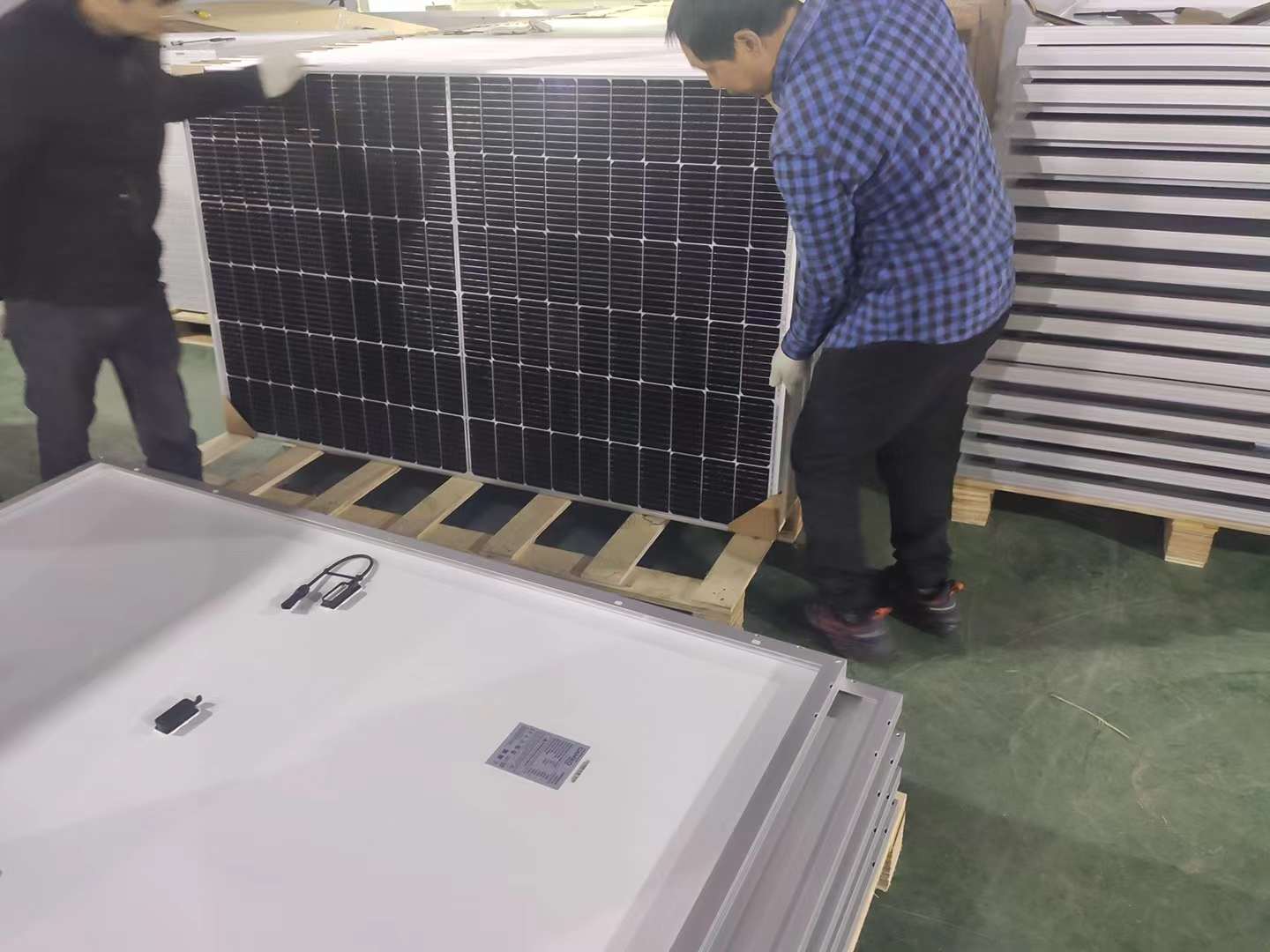 GKA120M370W mono solar panel 1612pcs under produce