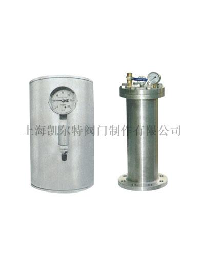 Gasbag type water hammer absorbing device