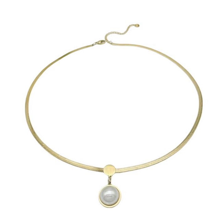 MIYA pearl necklace