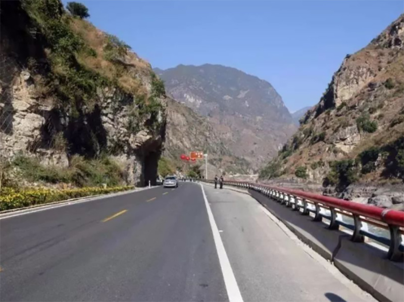 Jizu Mountain Tourist Highway Phase III, Dali Prefecture, Yunnan Province