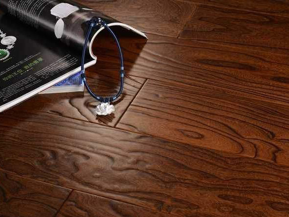 Teach you to distinguish real wood flooring