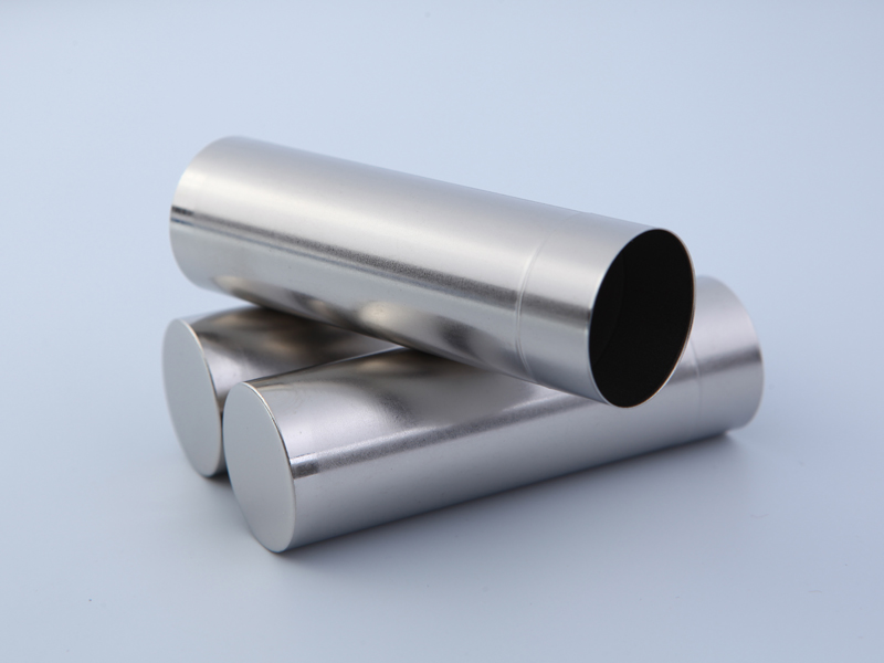 Steel case for cylindrical battery 